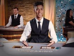 Panel taruhan Lightning Baccarat dengan opsi Player, Banker, dan Tie